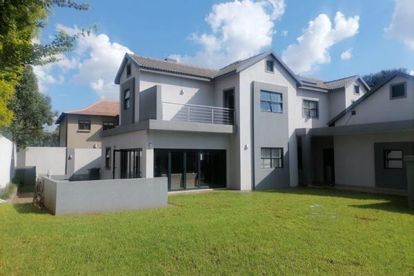 Have a perfect blend of luxury and comfort with this luxurious 4-bedroom, 2-bathroom home, in  Zwartkop Golf Estate.

The property ...