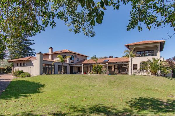 Beyond the gates of the prestigious Klein Zevenwacht Estate, you will find this exquisite Tuscan family home. Upon arrival, you will be ...