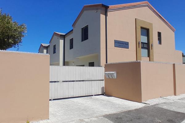 Welcome to this new double-storey development in Dennehof Road which is ready for you to just move in. 

This brand new 163 m2 home ...