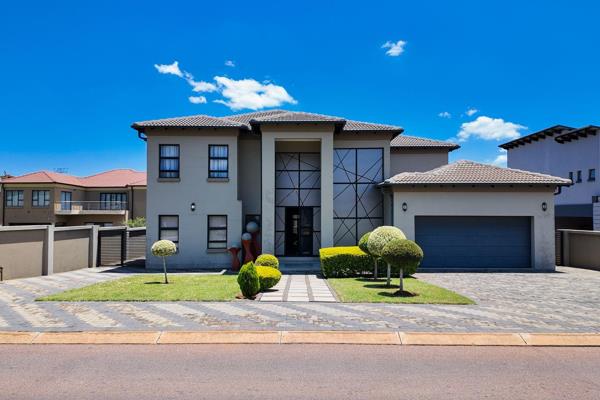 Discover this stunning family home located in the sought-after Magalies Country Estate in Amandasig. Designed for comfort and modern ...