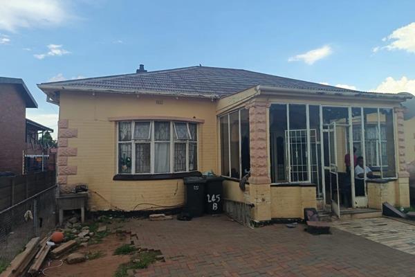 INVESTMENT OPORTUNITT IN HADDON, SOUTH OF JOHANNESBURG

We present an opportunity and lucrative property for sale in the heart of ...