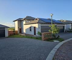 Townhouse for sale in Stonehenge Ext 13