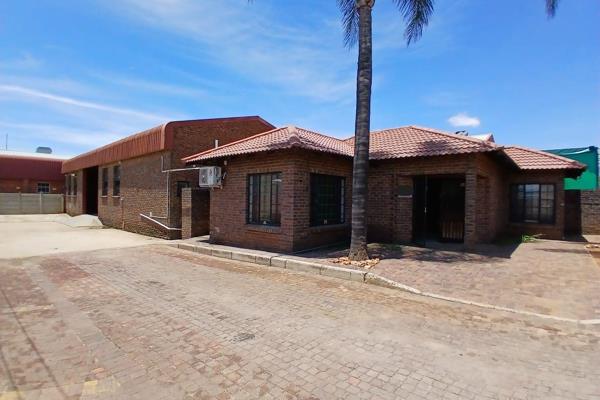 Located in the heart of Rustenburg Ext 9&#39;s heavy industrial area, this property offers exceptional features and functionality. With ...