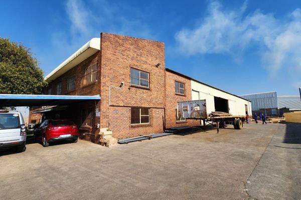 Positioned in the sought-after Aeroport, Spartan industrial hub, this impressive 2500m2 ...