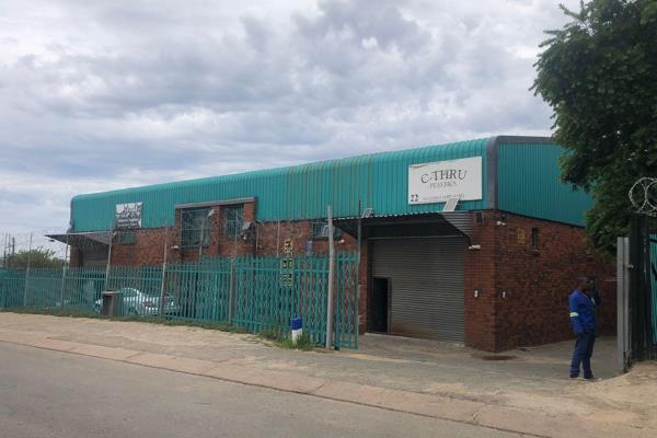 Warehouse and Office combination in Wynberg - 3
950m2 Warehouse for sale  R3 8000 000 ...