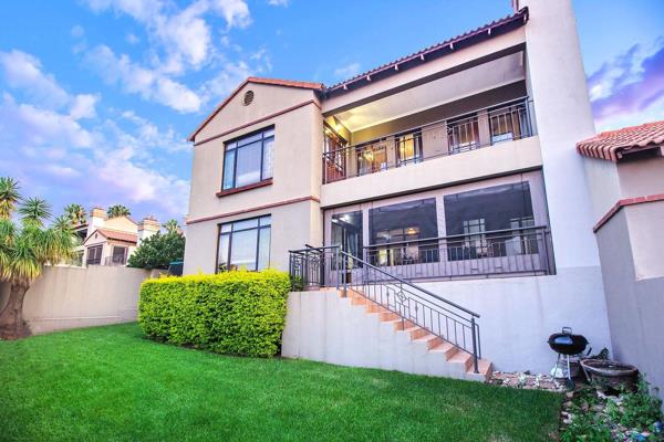 Exclusive sole mandate! A spacious and immaculate home nestled within the upmarket and secure Alto Villa Lifestyle Estate. This ...