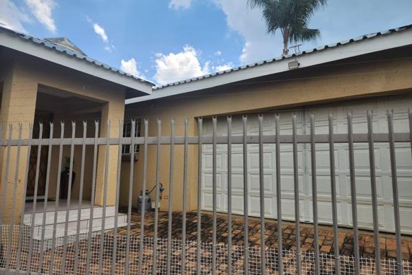 BY APPOINTMENT ONLY
This property is situated in Montana Park, north east side of Pretoria.
The property is on bus route, walking ...