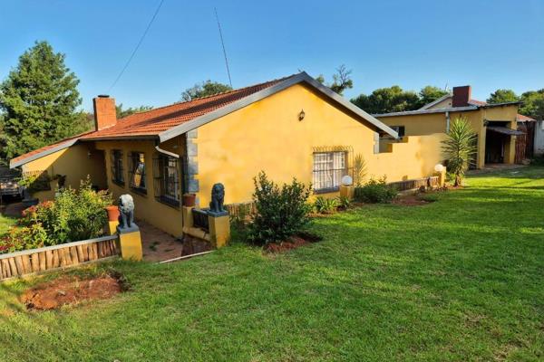 Located in the heart of Hillshaven, this family property features a lounge and dinning room. A well-equipped kitchen with ample ...