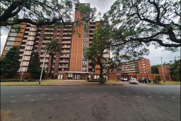 Spacious 3-bedroom apartment available for sale in Unicadia Bluiding, Arcadia.

The ...