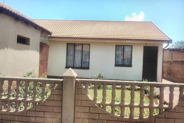 This neat and cozy family home offers the perfect blend of comfort and practicality. Featuring:
- 2 Spacious Bedrooms – Ideal for a small family or a couple.
- Open Plan Lounge &amp; Dining Area – Perfect for entertaining or family relaxation.
- Well-equipped Wooden ...