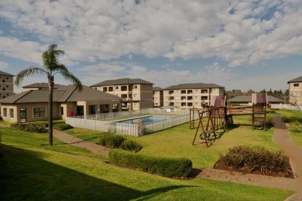 Royal Reef Estate 

Bright, spacious, modern apartment in a secure lifestyle ...