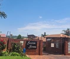 Townhouse for sale in Weltevreden Park