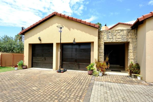 3 bedroom house for sale in the sought after Willow Acres Estate

The functional living spaces of this very neat double storey house ...