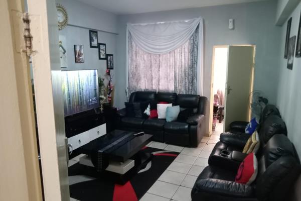 (Specials running)Flats range from large 1 / 2 / 3 and even 4 bedroom.
Room share is  ...
