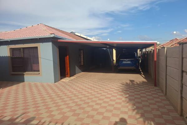 Come view this beautiful house in Grassland, it has 3 bedrooms with built in cupboards, 2 bathrooms,  dining and lounge, big kitchen ...