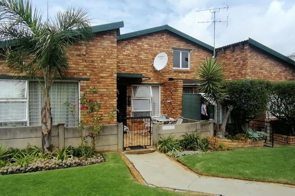 2 BEDROOM COMPLEX WITH LOFT IN Garden Lodge, ROODEPOORT

Lovely 2 bedroom complex with a Loft

Ample space for additional ...