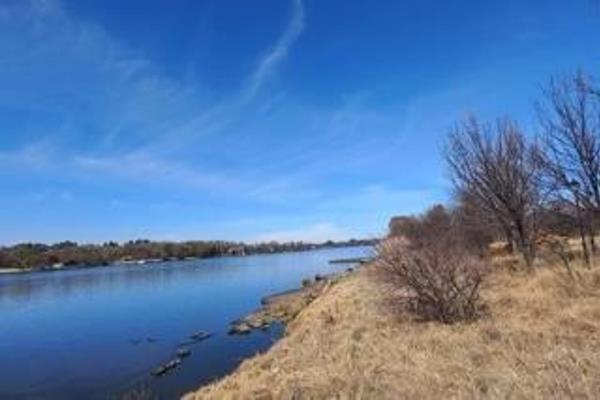 There is not many land&#39;s available on the Vaal river a few left come built your dream property on this unique land or investment ...