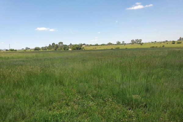 Ideal to start your own small scale farm and build you dream home. 
This property has a Zoning certificate and the structure was ...