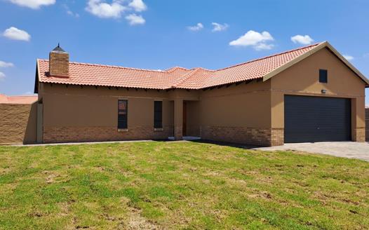 3 Bedroom Townhouse to rent in Waterkloof