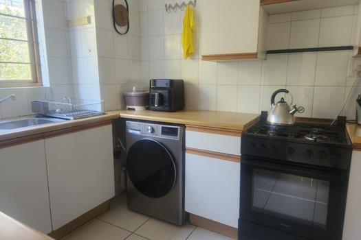 2 Bedroom Townhouse for sale in Sunninghill