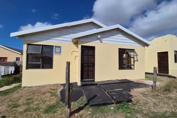 Newly renovated House for sale in Motherwell NU3, 2 bedrooms, living room, kitchen ...