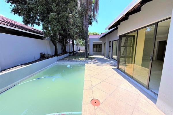 Excellent cluster home with private pool great location as it is walking distance to the ...