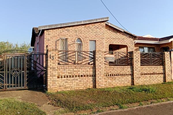 Welcome to this neat starter home in a quiet area boasting it&#39;s own Flatlet, ideal for generating a decent income.

The Main ...