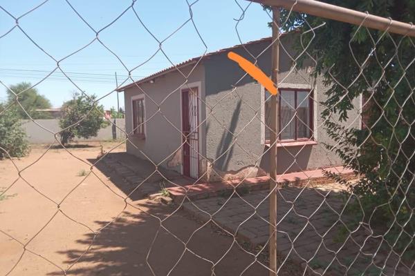2 bedroom house for sale in Soshanguve south Ext 13
The property consist of the following
2 bedroom
1 ...