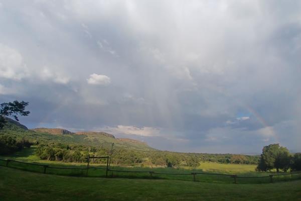 Come and find the end of the rainbow. This spacious garden cottage is located on a farm in Hekpoort and forms part of communal living ...