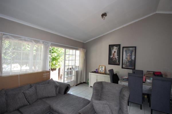 This 3 bedroom 2 bathroom includes good finishes
complex in northeast johannesburg
two covered parkings
near various shopping ...