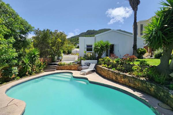 Positioned in a quiet cul-de-sac enjoying an elevated position in the highly sought-after Northshore area of Hout Bay, this charming ...