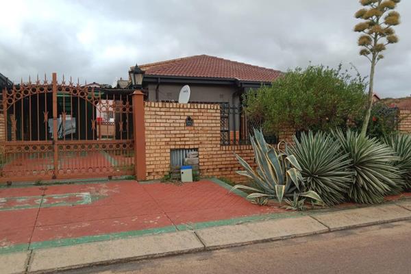 This house is suitable for a small family, Single or mature citizens looking to scale down.

Available immediately.

Fully tiled ...