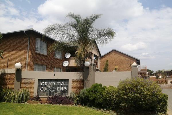 Spacious First Floor Apartment with private balcony and garage in Secure complex in Amberfield, Centurion!

Key Features: Secure ...