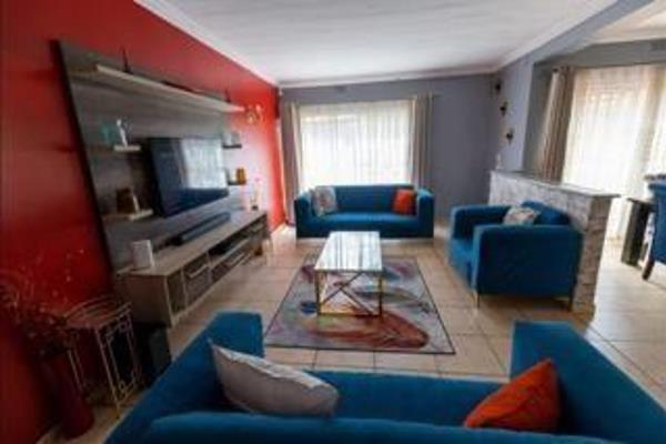 Meredale

Step inside and discover your dream double-story unit, located just under 2km ...