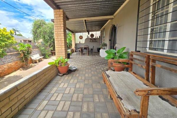 Discover Your Dream Home or Investment Opportunity in Rosettenville!

Charming 4-Bedroom Home with Income Potential in Rosettenville ...