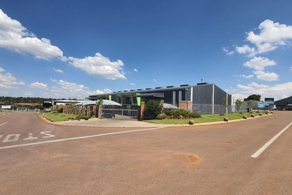 Available to let in the popular Chloorkop industrial node, this A-grade 513m2 warehouse ...