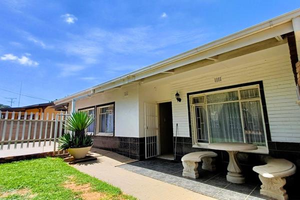 Discover your dream home in the heart of Sasolburg! This property is perfect for families, entertainers, or investors looking for extra ...