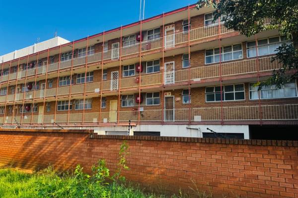 Ideal 2-Bedroom Apartment in Secure Complex – Perfect for Investors!

This conveniently located 2-bedroom, 1-bathroom apartment sits on ...