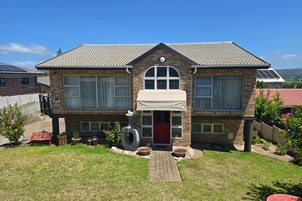 This beautifully designed home in the heart of Fraai Uitsig is an ideal property for families seeking a spacious and comfortable living ...