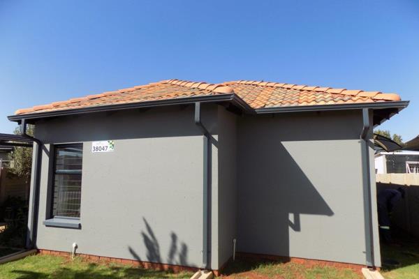 Immaculate 3-bedroom house in Protea Glen.

Experience the ultimate in luxury and ...