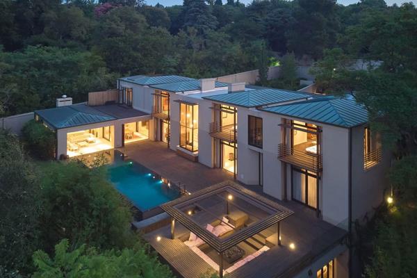 This contemporary Johan Slee architecture, with a solid copper roof, has light and air as an imperative. It is owner-built with ...