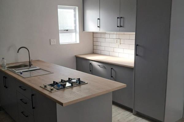 Newly Renovated 1-Bedroom Apartment

Includes WiFi and 1 secure parking space behind a security gate.
Communal braai and laundry ...