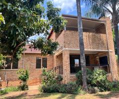 Townhouse for sale in Ruimsig Noord