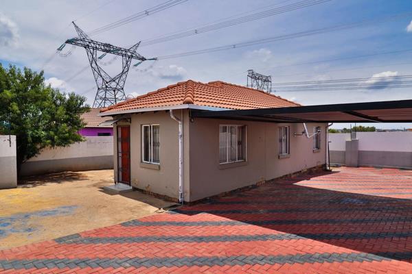 This modern renovated house has got 3 bedrooms, 2 bathroom, open plan living area with ...