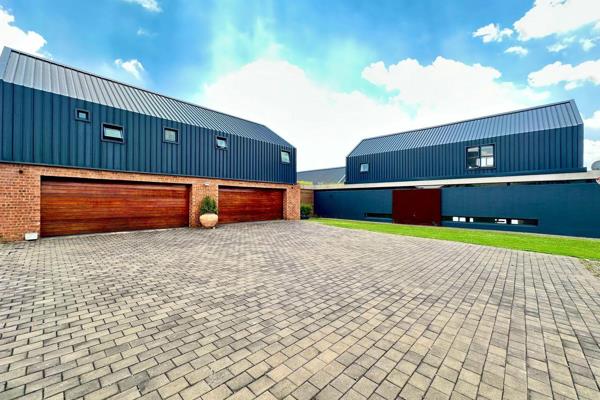 If you love the modern industrial look then this is the home for you. Perfect for the extended family as there is the main house with 4 ...