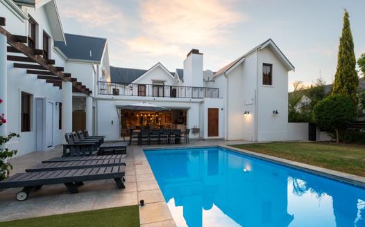 5 Bedroom House for sale in Paradyskloof