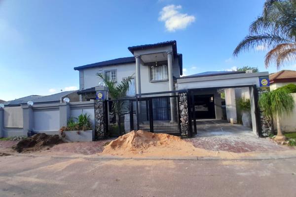 Stunning Modern 4 Bedroom House for Sale! Experience the ultimate in luxury and comfort in this charming modern 4 bedroom house. ...