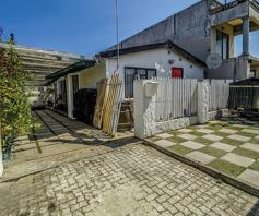 House for sale in Khaya