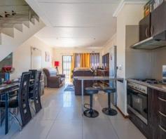 Townhouse for sale in Rondevallei