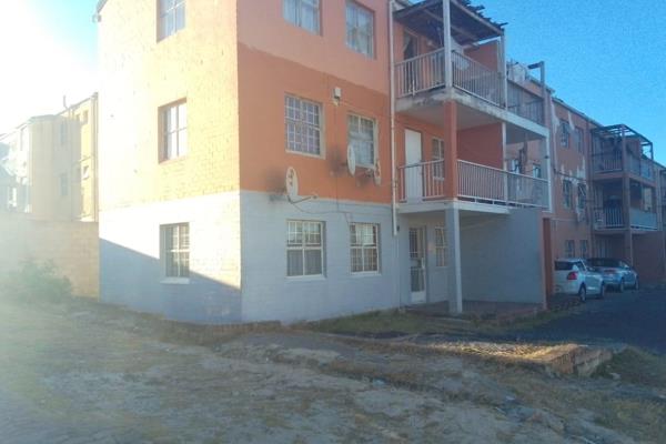 Discover this modern 2-bedroom apartment in the heart of Gugulethu, perfectly designed for
young couples seeking comfort and ...